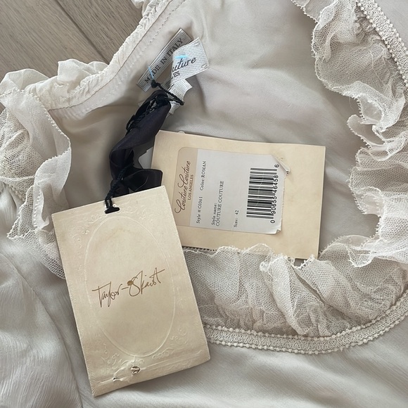 Couture Couture Runway Dress - Picture 6 of 10